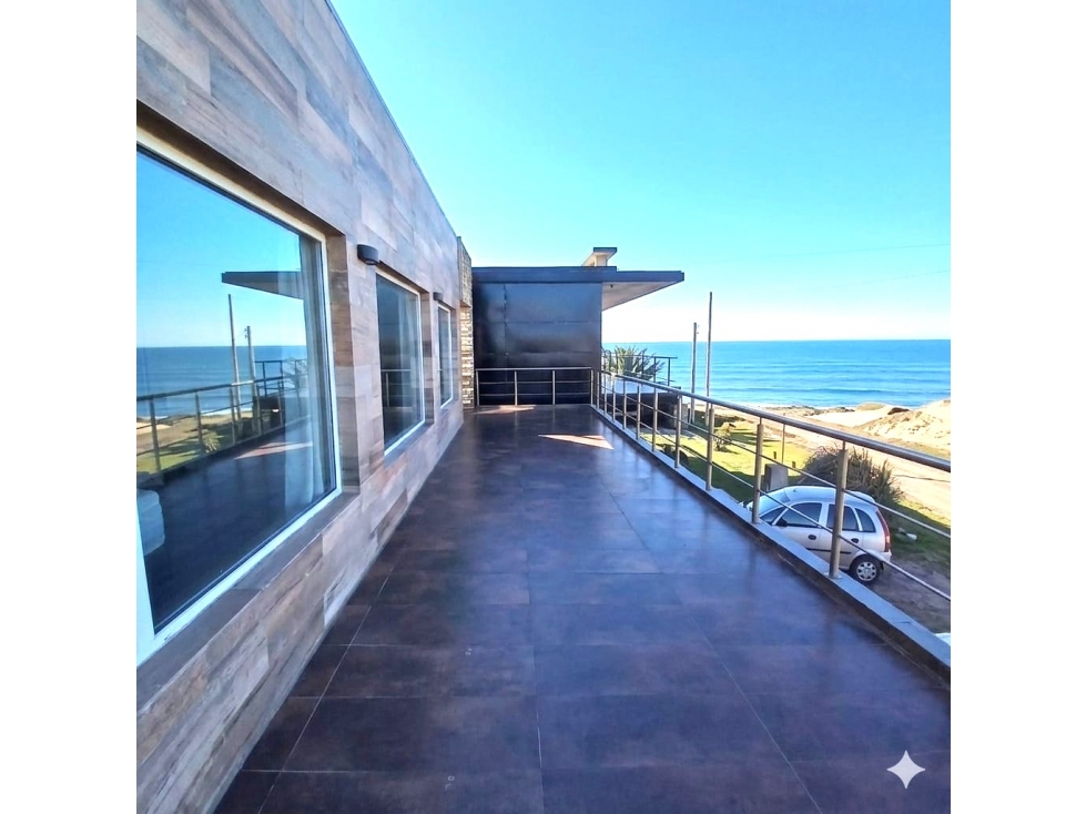 VENTA ESPECTACULAR CASA FRENTE AL MAR, PARQUE, PISCINA , LA CALETA - 2