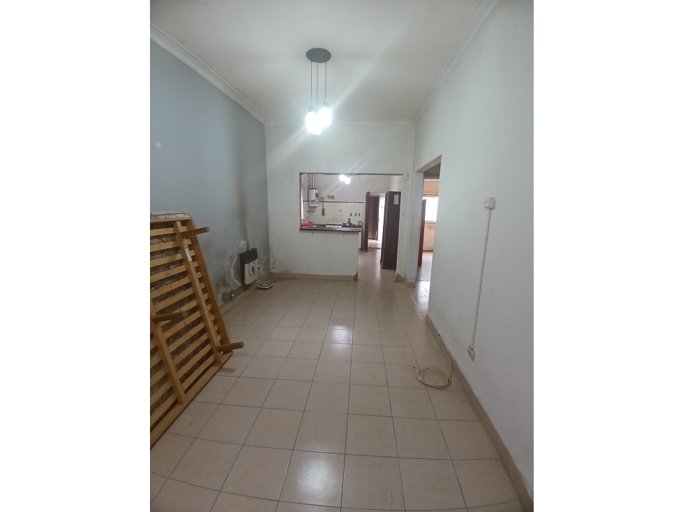 VENTA CASA 3 AMB. ENTRADA P/ VEHICULOS, DEPOSITO O TALLER, PARQUE — foto 4