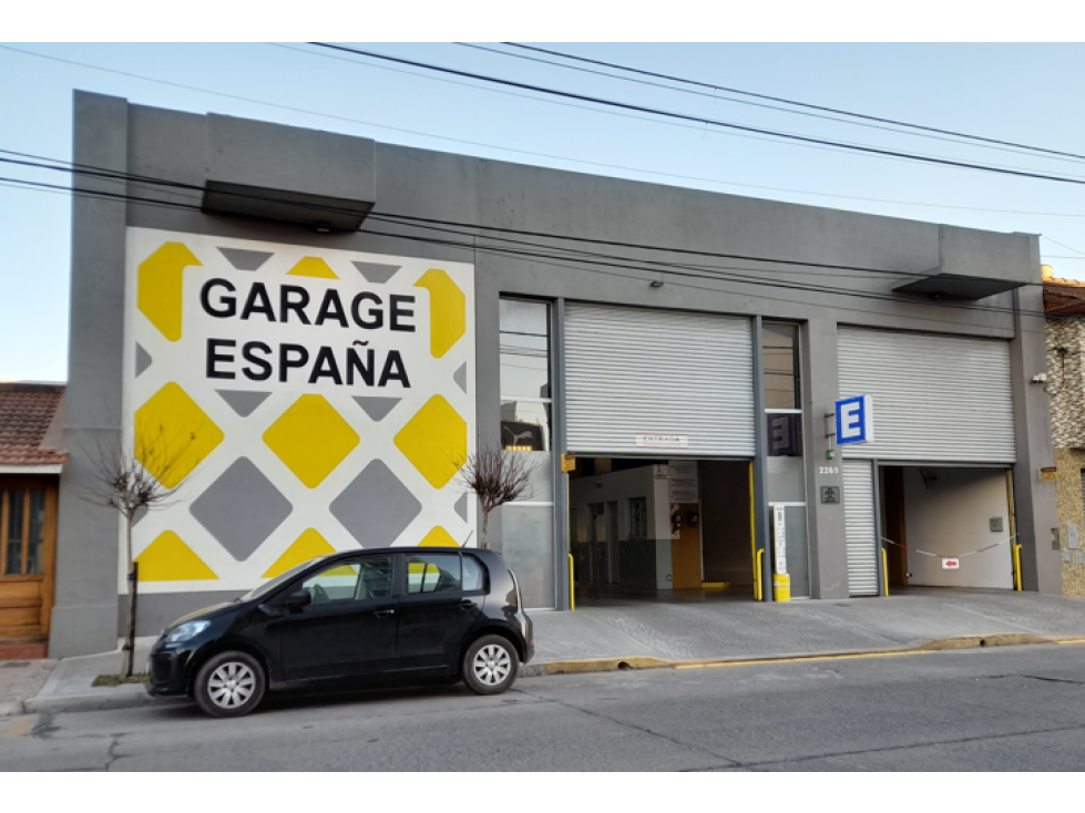 GARAGE CON ESPACIO AEREO APROBADO en EXCEPCIONAL UBICACION