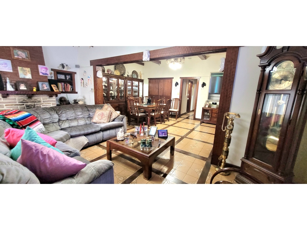 VENTA CHALET 4 AMBIENTES BARRIO POMPEYA - 1