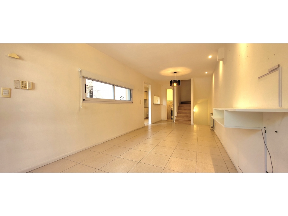 VENTA DUPLEX 3 AMB. C/ DEP., GARAGE Y PATIO C/PARRILLA - 2