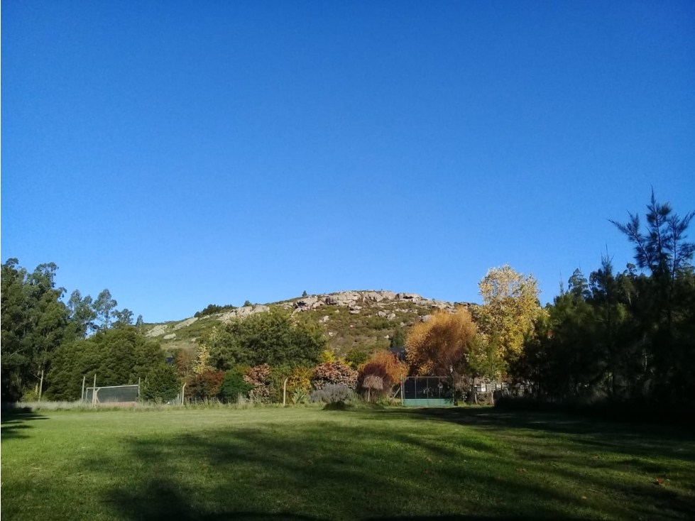 CAMPO DE 2 ¼ has EN SIERRA DE LOS PADRES — foto 2
