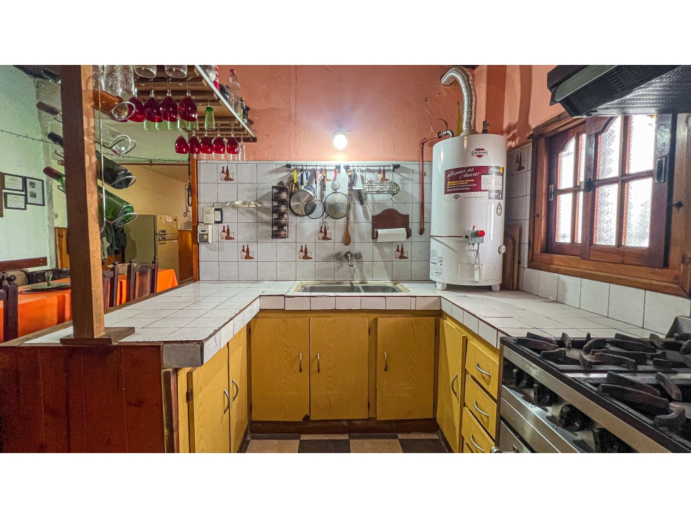 VENTA CASA AMERICANA A REFACCIONAR + DPTO 2 AMBIENTES Bº LAS AVENIDAS - 2