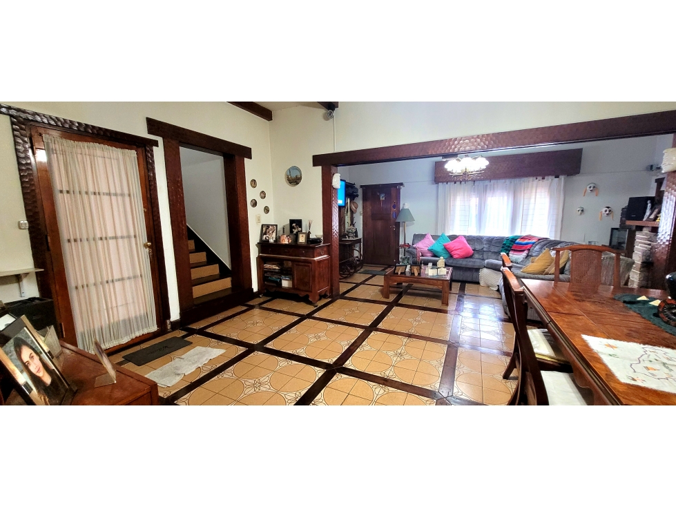 VENTA CHALET 4 AMBIENTES BARRIO POMPEYA - 2