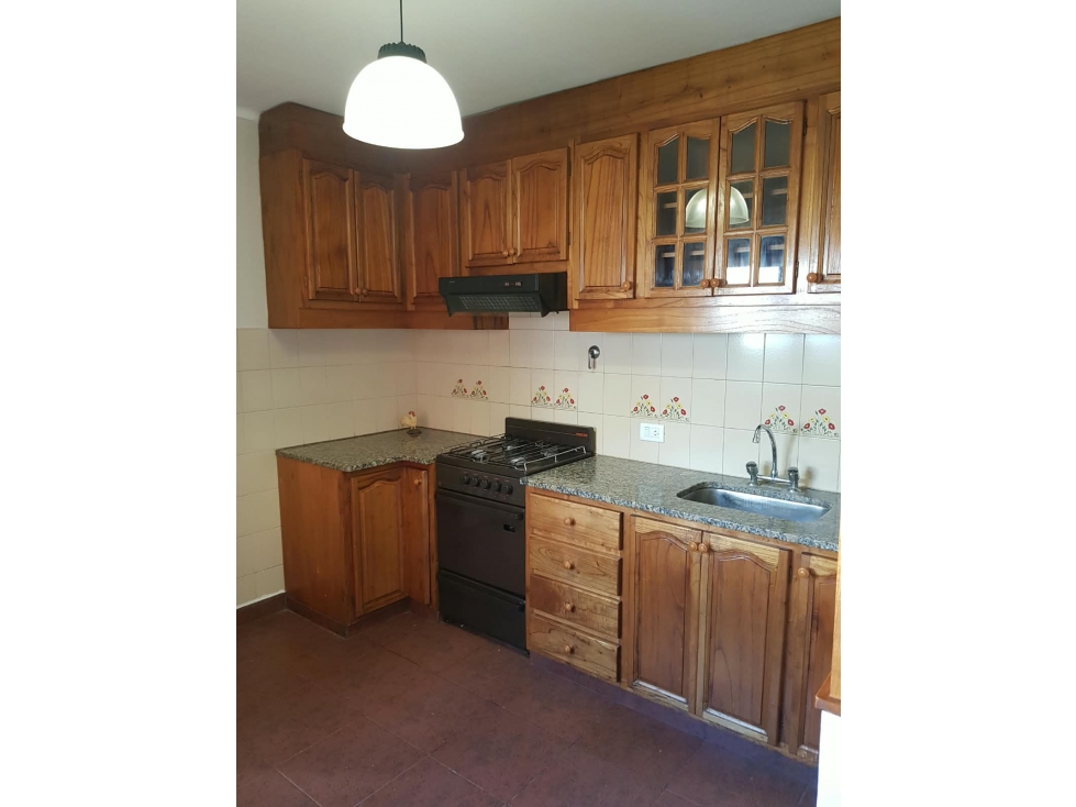 ALQUILER 24 MESES CHALET 3 AMBIENTES CON GARAGE Bº SAN CARLOS — foto 5