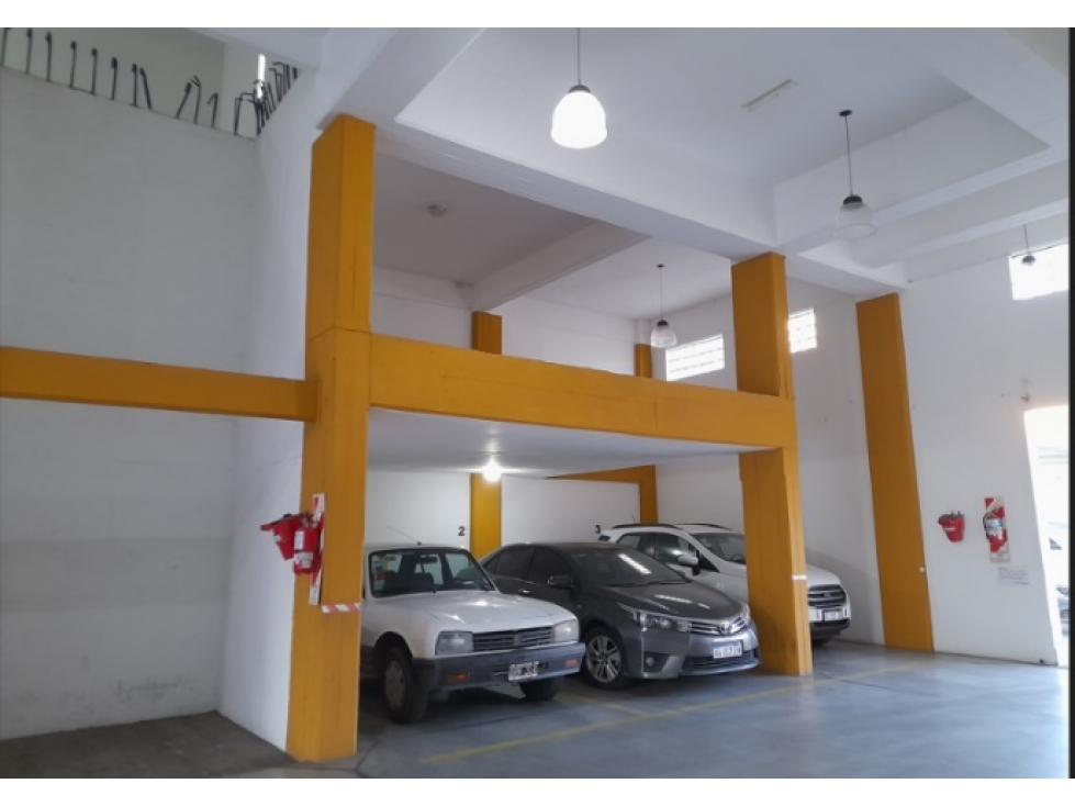 GARAGE CON ESPACIO AEREO APROBADO en EXCEPCIONAL UBICACION — foto 3