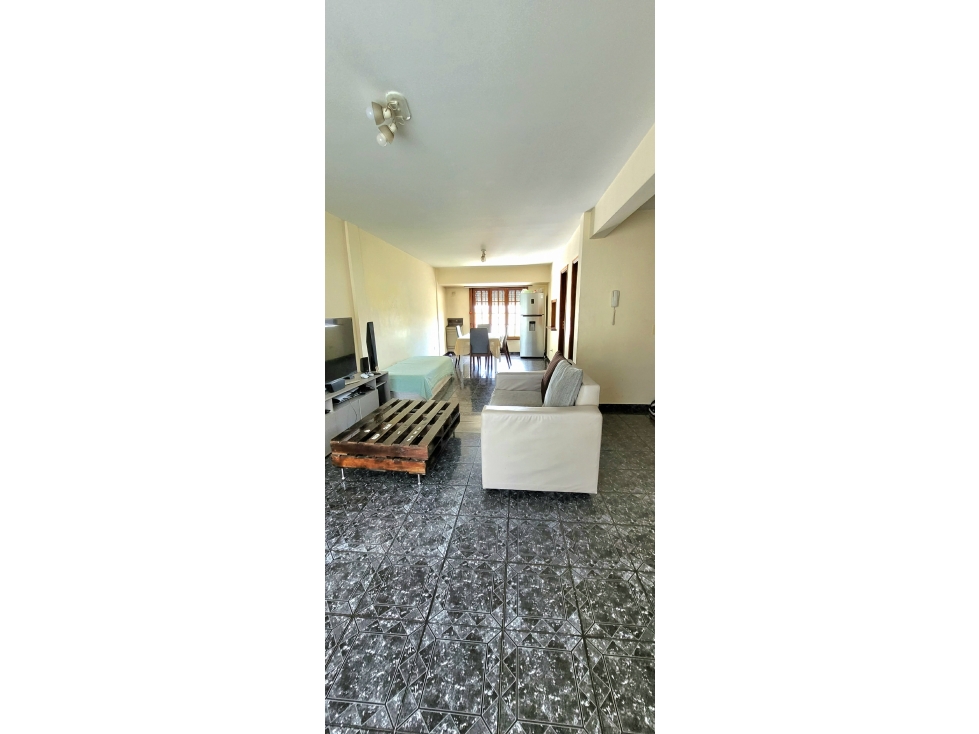 DUPLEX 4 AMB. CON GARAGE Y PATIO CON PARRILLA — foto 3