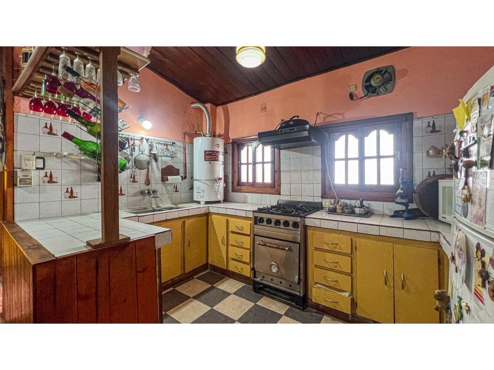 VENTA CASA AMERICANA A REFACCIONAR + DPTO 2 AMBIENTES Bº LAS AVENIDAS - 3