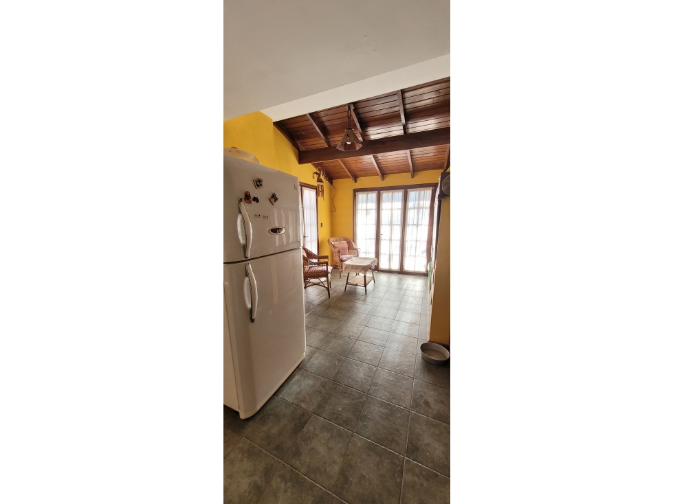 IMPECABLE CHALET 4 AMB. A/CREDITO PARQUE, GGE DOBLE QUINCHO C/PARRILLA — foto 4