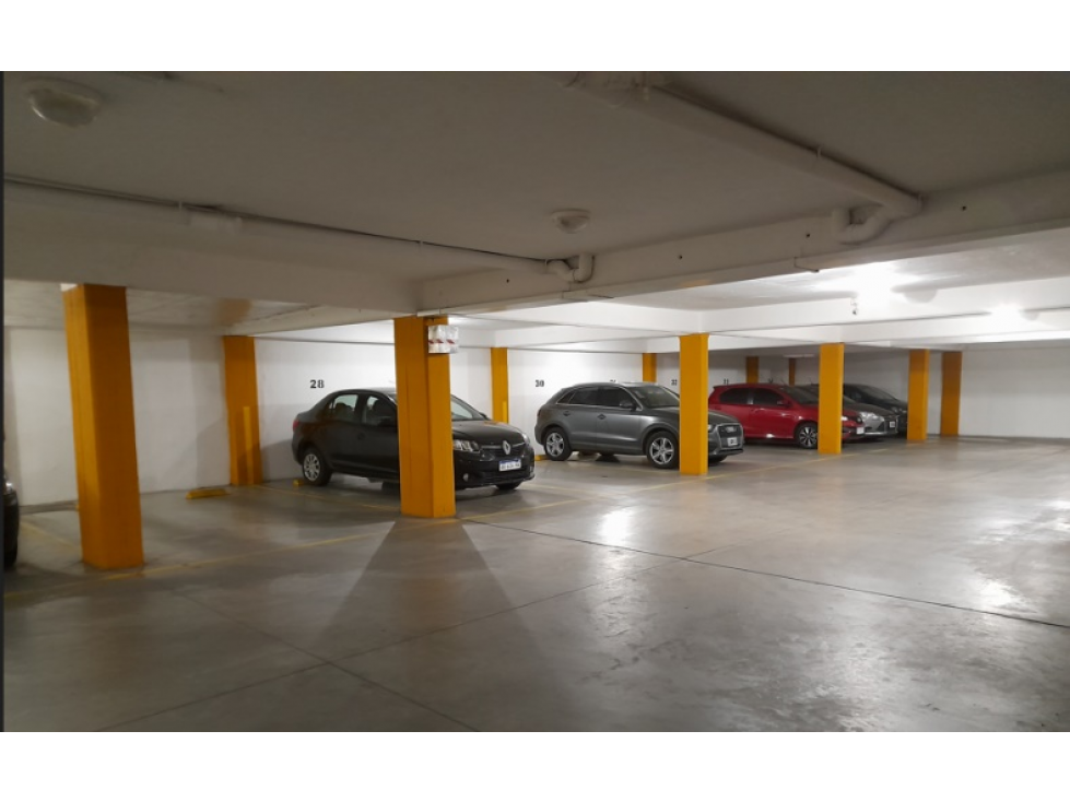 GARAGE CON ESPACIO AEREO APROBADO en EXCEPCIONAL UBICACION — foto 5