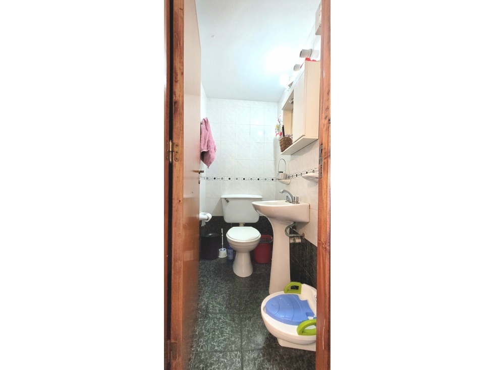 DUPLEX 4 AMB. CON GARAGE Y PATIO CON PARRILLA — foto 5