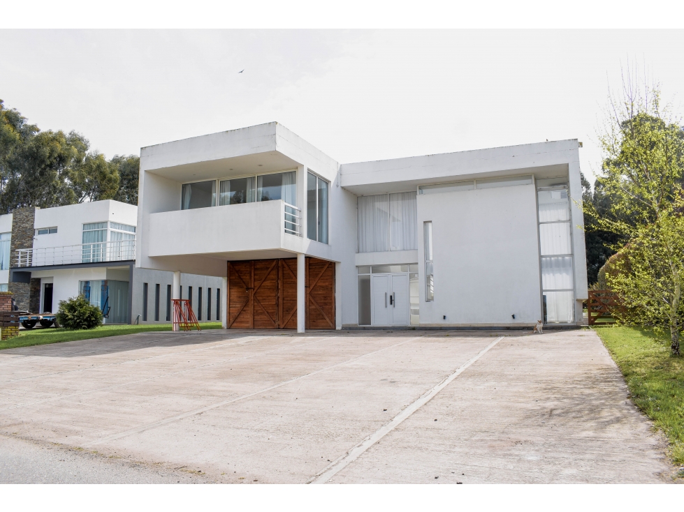 Casa 4 ambientes - Rumenco