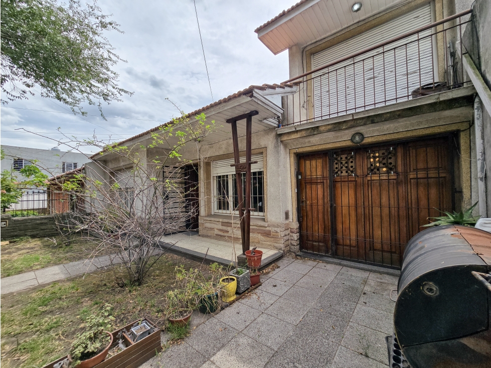 Chalet 3 amb con parque + Depto. 3 amb con garaje - C. Villar y Carasa - 1