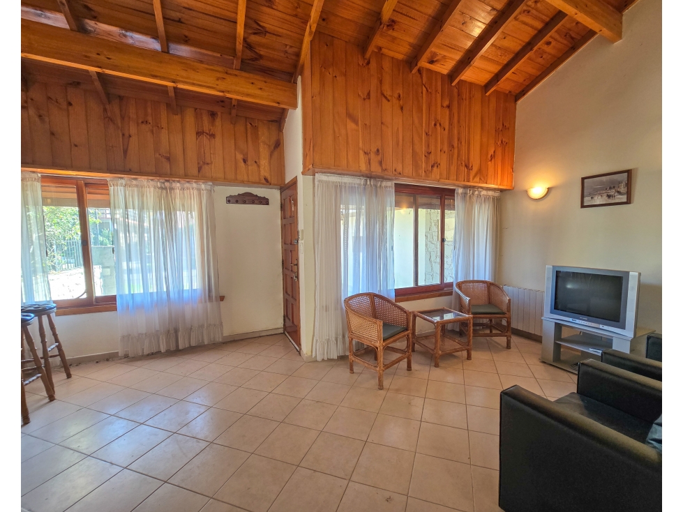 Casa 5 ambientes con parque- Mogotes — foto 4