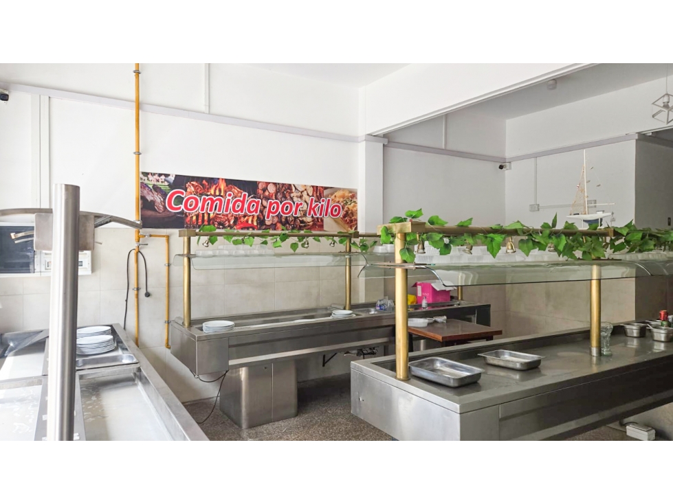 Local en dos plantas de 359m2 + - Av. P. Luro y España — foto 2