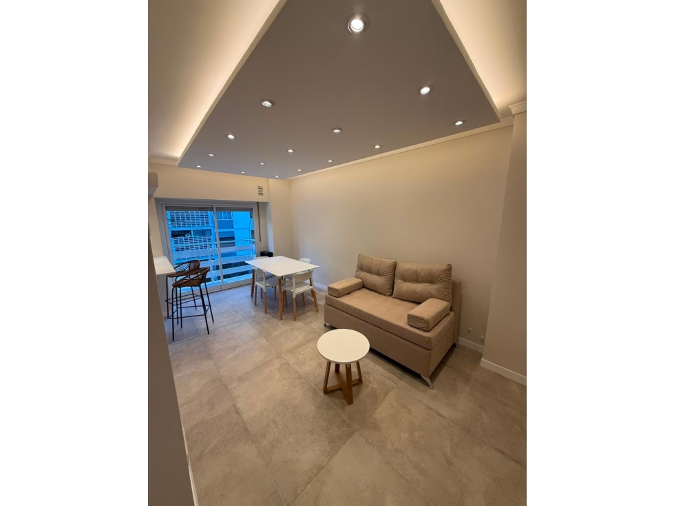 Departamento 2 amb. frente c/ balcón- Ap. crédito - Falucho y Lamadrid