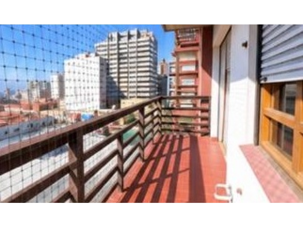 Departamento 1 amb y 1/2 con balcòn- La Rioja y Balcarce — foto 2