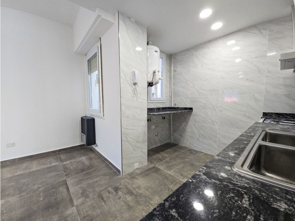 Departamento 3 amb. - Reciclado - Plaza Mitre - La Rioja y Av. Colon — foto 4