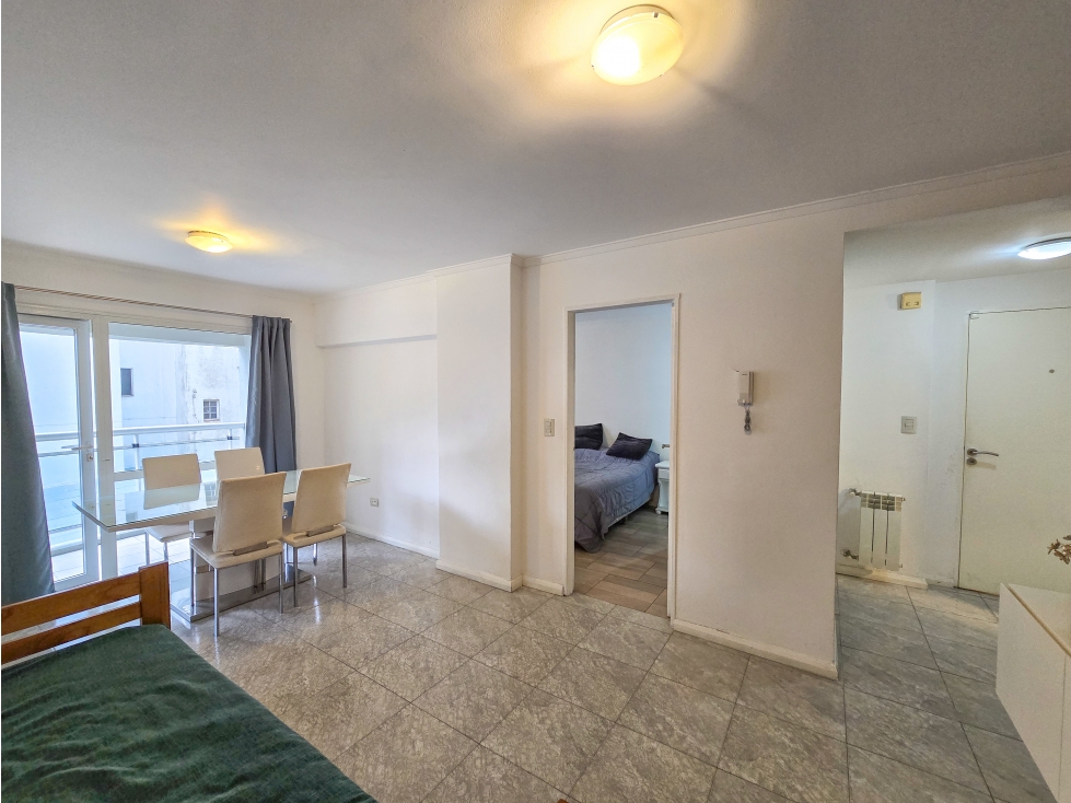 Departamento 2 amb. con balcón y cochera - 3 de Febrero y San Luis — foto 2