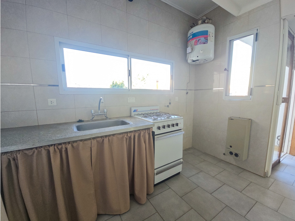 Departamento 2 amb. contrafrente con balcón - Belgrano y Funes — foto 3