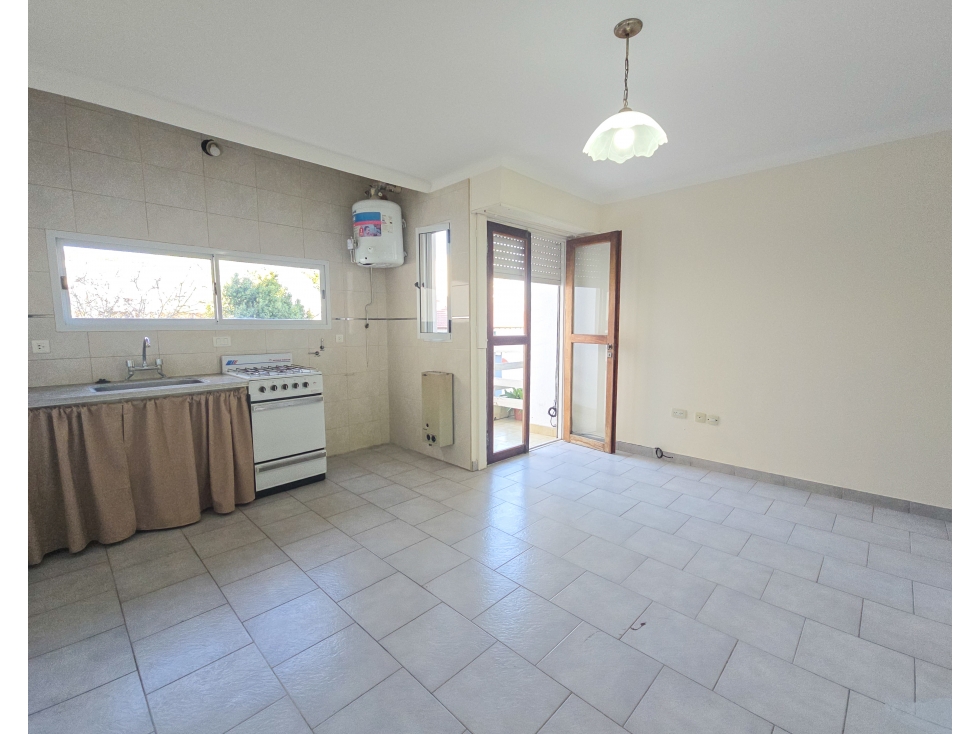 Departamento 2 amb. contrafrente con balcón - Belgrano y Funes — foto 2