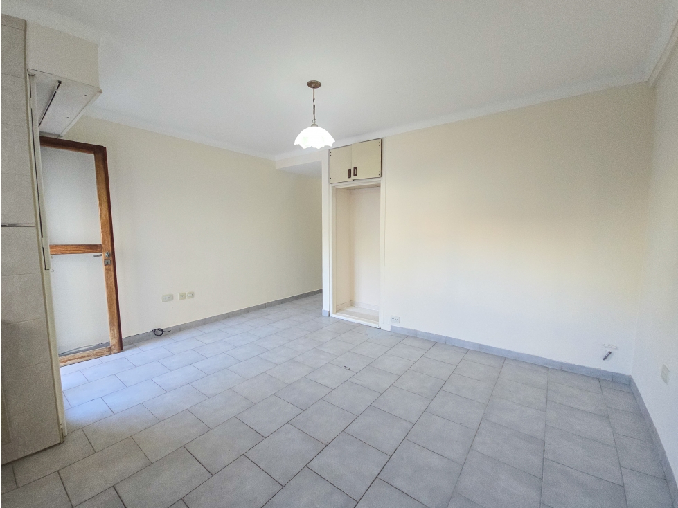 Departamento 2 amb. contrafrente con balcón - Belgrano y Funes — foto 4