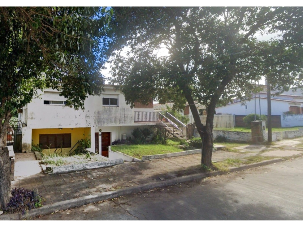 Chalet en block: 3 unidades. Garage. Parque - Villa Carlos Paz - 2