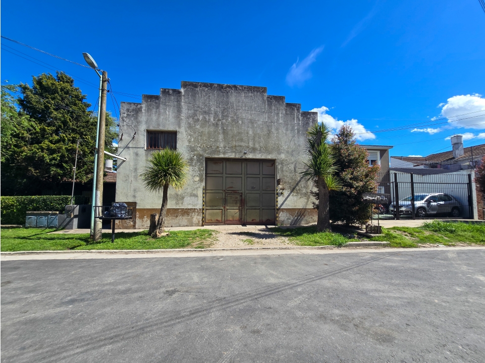 Deposito 430m2 - Balcarce y Tierra del Fuego - 1