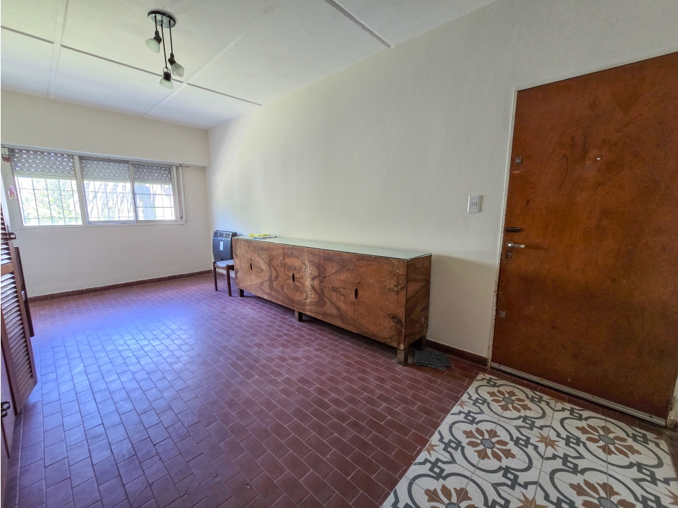 Departamento 5 amb. externo - Av. Polonia e Irala — foto 2