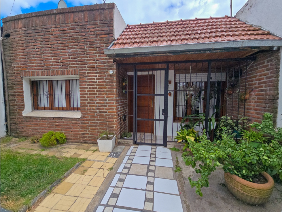 3 propiedades en block con garage, patio y quincho - Mexico y Castelli — foto 3