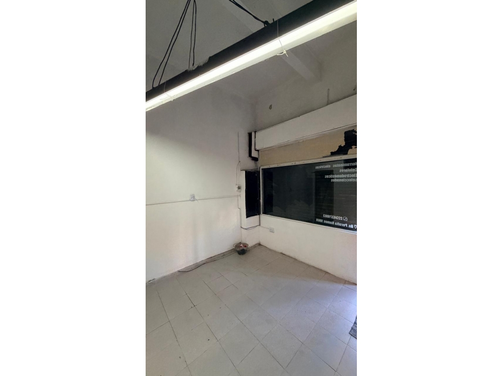 Local 21 m2 - Av. Jacinto Peralta Ramos y San Salvador — foto 3