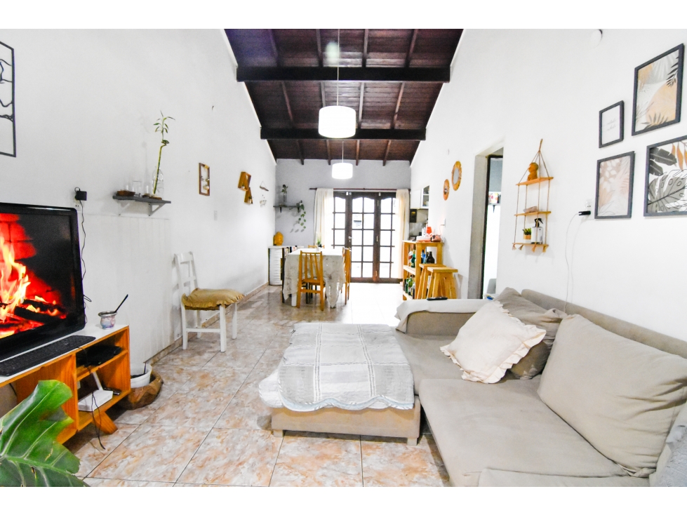 Casa 3 ambientes. Garaje y patio. Marcelo. T. de Alvear y Azopardo - 2