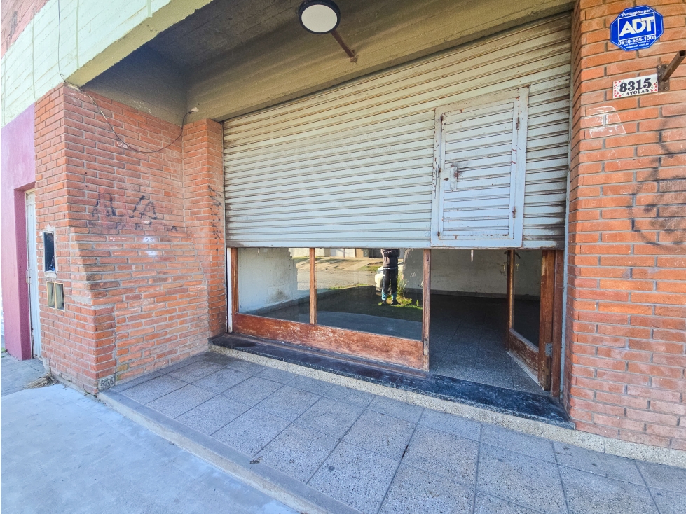 Local de 20m2 - Ayolas y Av. Polonia - 2