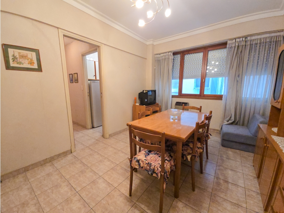 Departamento 2 amb. Interno - a metros del mar - Centro - 2
