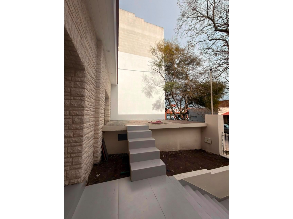 Chalet en PH 3 amb. garaje, patio y terraza - Córdoba y Saavedra - 2