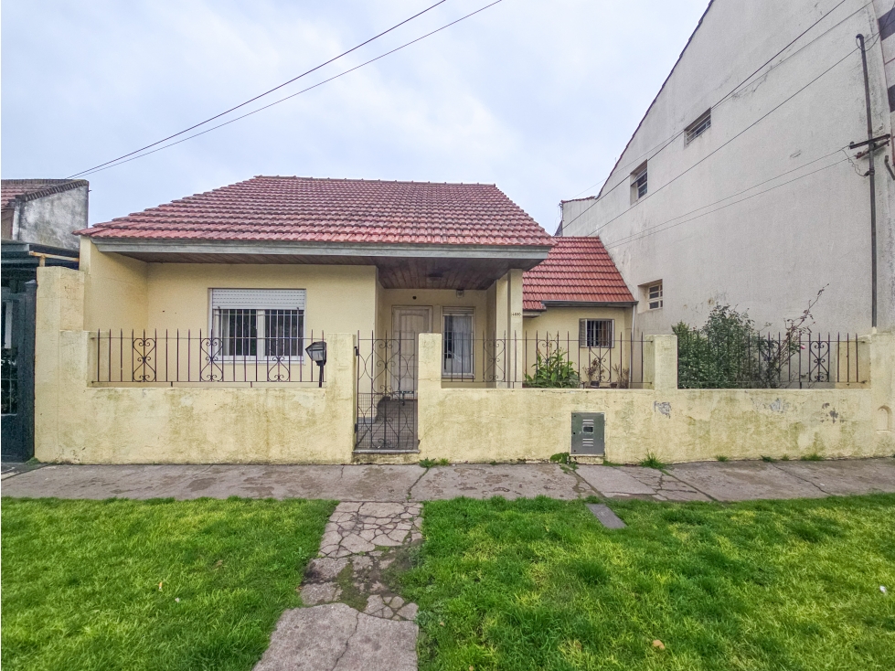 Chalet 3 amb. con dependencia y patio. Apto crédito- Rosales y Cerrito - 1