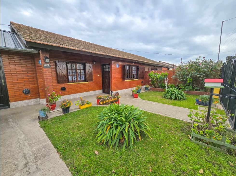 Casa 3 ambientes con parque y garage p/2 vehículos- Nuevo Ostende