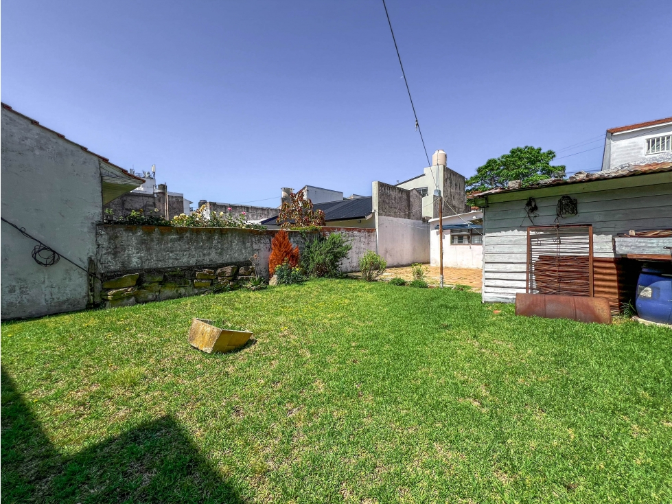 Casa 4 amb. con parque + Local de 34m2 - Cordoba y Primera Junta - 1