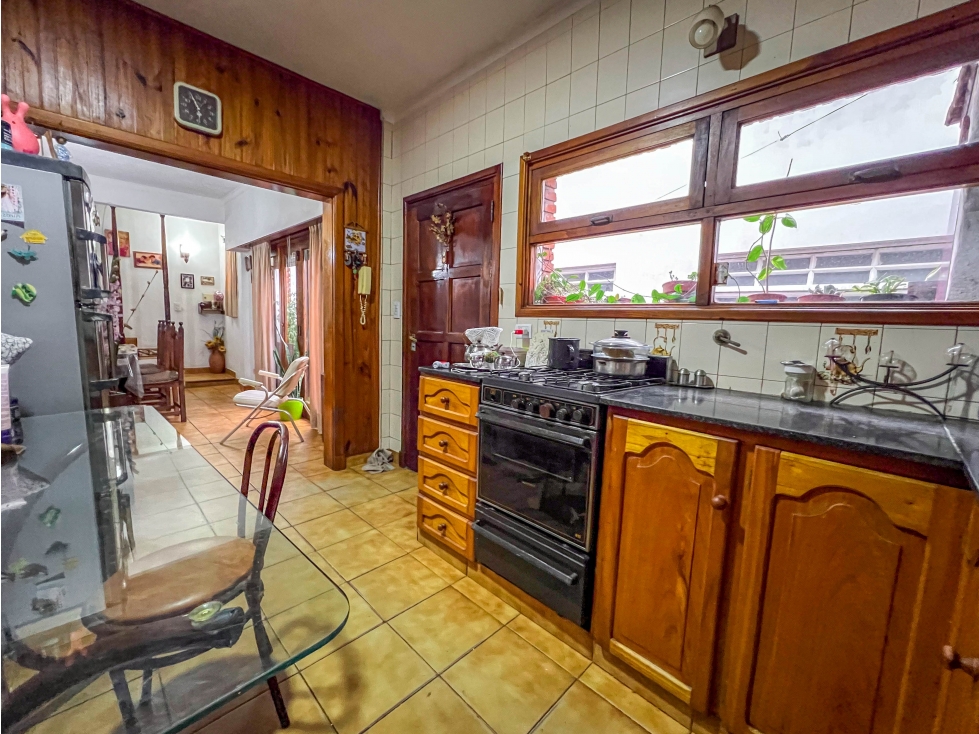 Chalet 3 ambientes + galpón - Roque Sáenz Peña y El Cano - 3