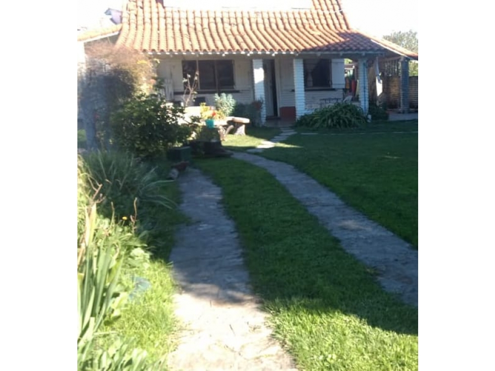 Chalet 4 amb. + Cabaña de 2 amb.- Santa Clara del Mar