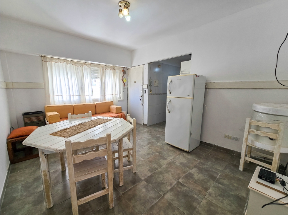 Departamento 2 amb. con balcón - Sarmiento y Rawson — foto 6