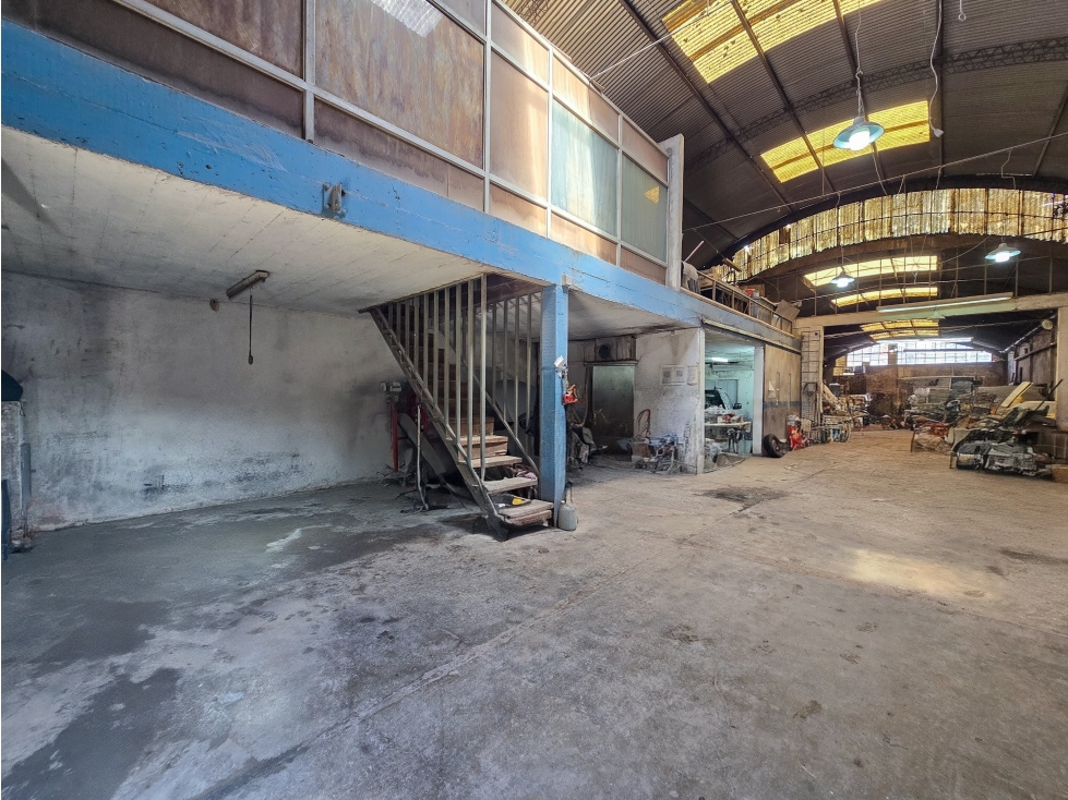 Deposito 430m2 - Balcarce y Tierra del Fuego - 4