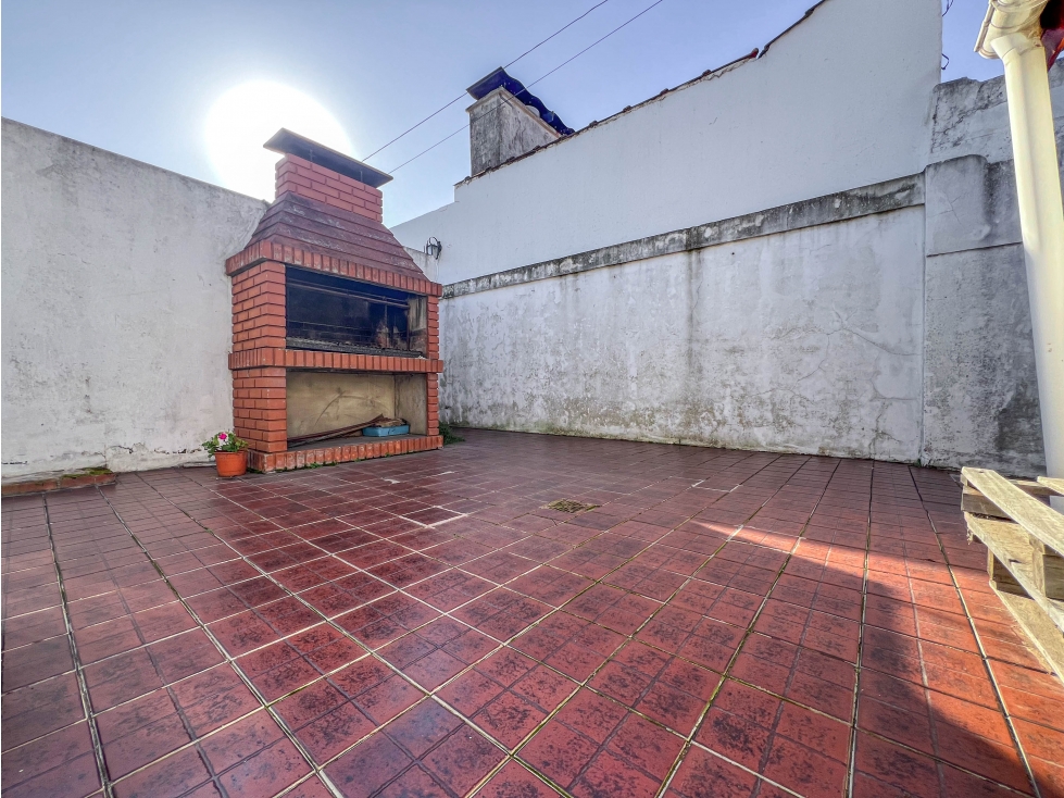 En block: Casa 3 amb. c/garage + Depto 2 amb. - Savio y 12 de Octubre — foto 2
