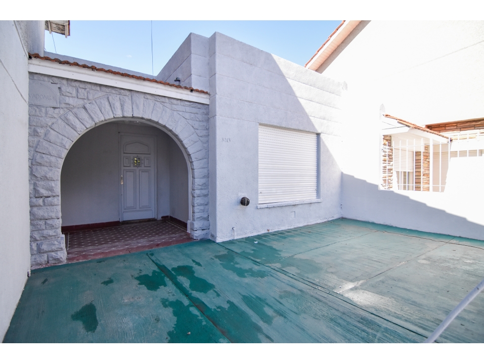 Chalet PH frente 3 amb. c/patio y e/ de auto - 12 de Octubre y Galicia — foto 3
