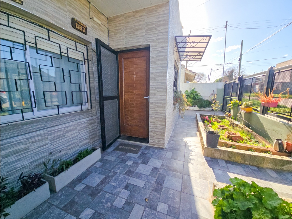 Casa 3 amb. con quincho, garage y parque - Faro Norte — foto 3