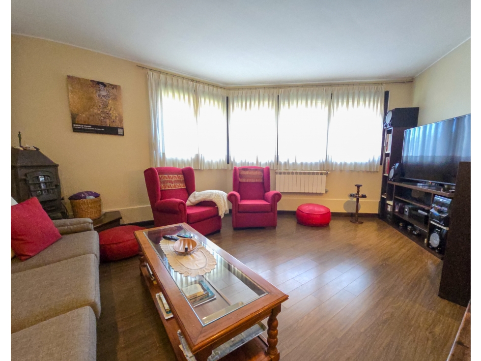 Chalet 5 amb. con garage y patio - Pringles y Arenales - 3