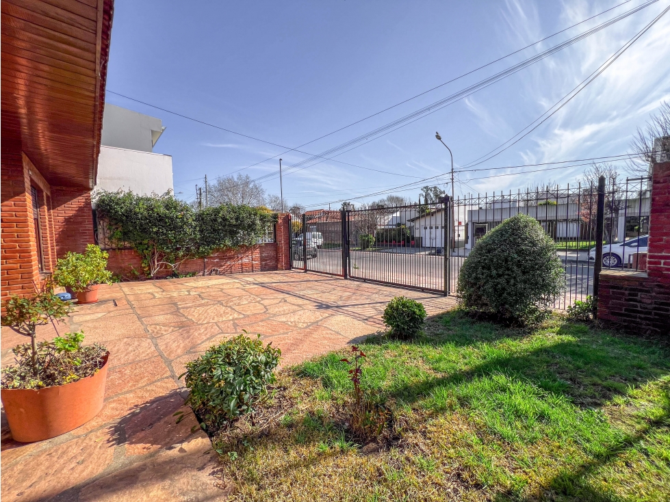Propiedad en block: Chalet 5 amb. + Dúplex 4 amb. - Guido y Formosa — foto 3