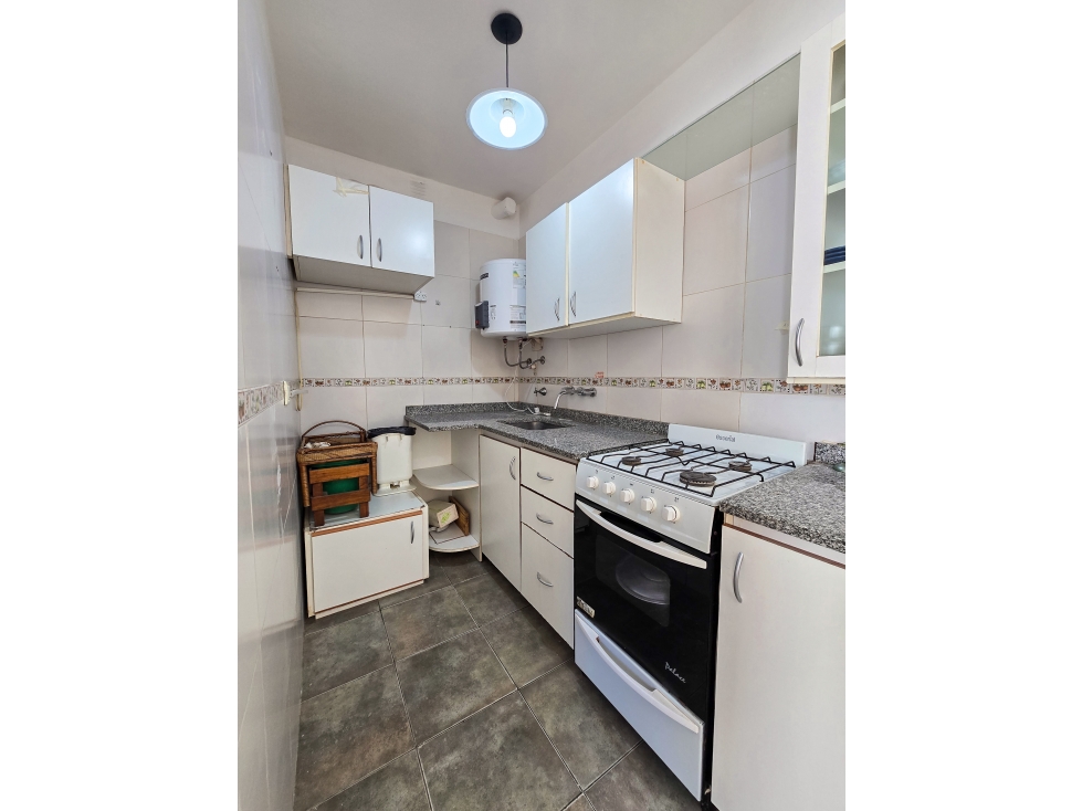 Departamento 2 amb. con balcón - Sarmiento y Rawson — foto 4