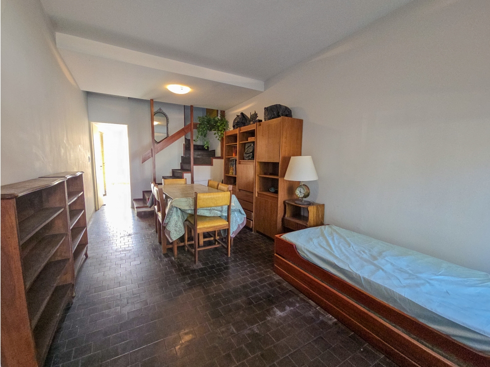 Dúplex 4 amb. con patio y e/ para vehículo - French y Funes — foto 3