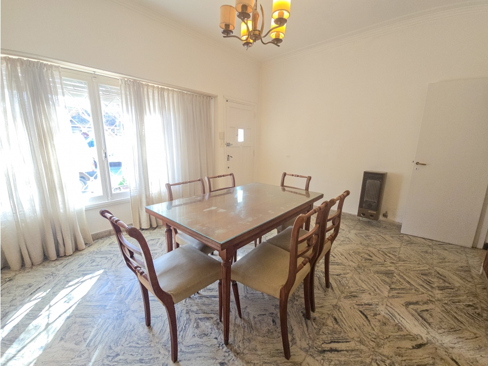 Casa 3 amb. con garage y patio - 14 de Julio y Avellaneda - 4